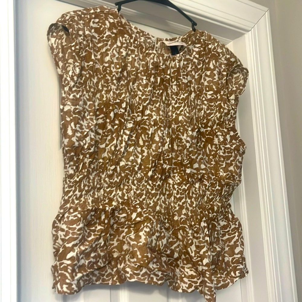 Universal Thread woman’s L print blouse